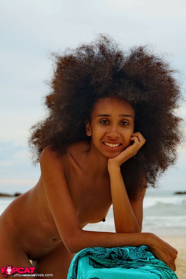 Slim Ebony Teen Nude