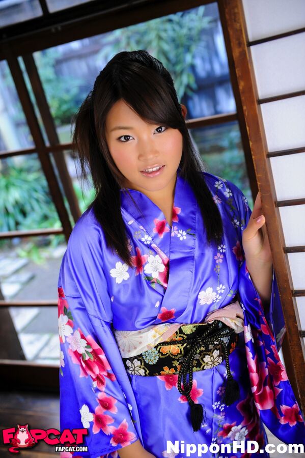 599px x 900px - Japanese Cutie Is Super Alluring In Her Kimono - FAPCAT