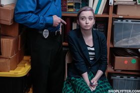 Lexi Lore - Shoplyfter