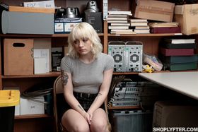 Naomi Nash - Shoplyfter