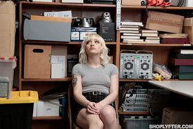 Naomi Nash - Shoplyfter