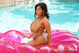 Thick ebony teen with huge tits & ass Ms.Yummy fucks a big white rod poolside