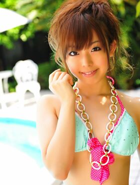 Japanese babe looks super cute in her bikini