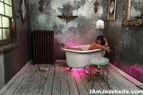 Artsy bathtub solo session with Jezebelle Bond