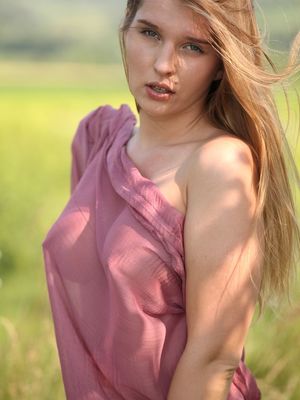 Erotic Beauty - Beautiful girl Beverly A displays her tasty pussy while naked in a field