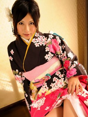 Nippon HD - Gorgeous Japanese geisha poses in her new kimono