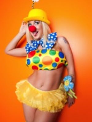 Leya Falcon - Leya the clown